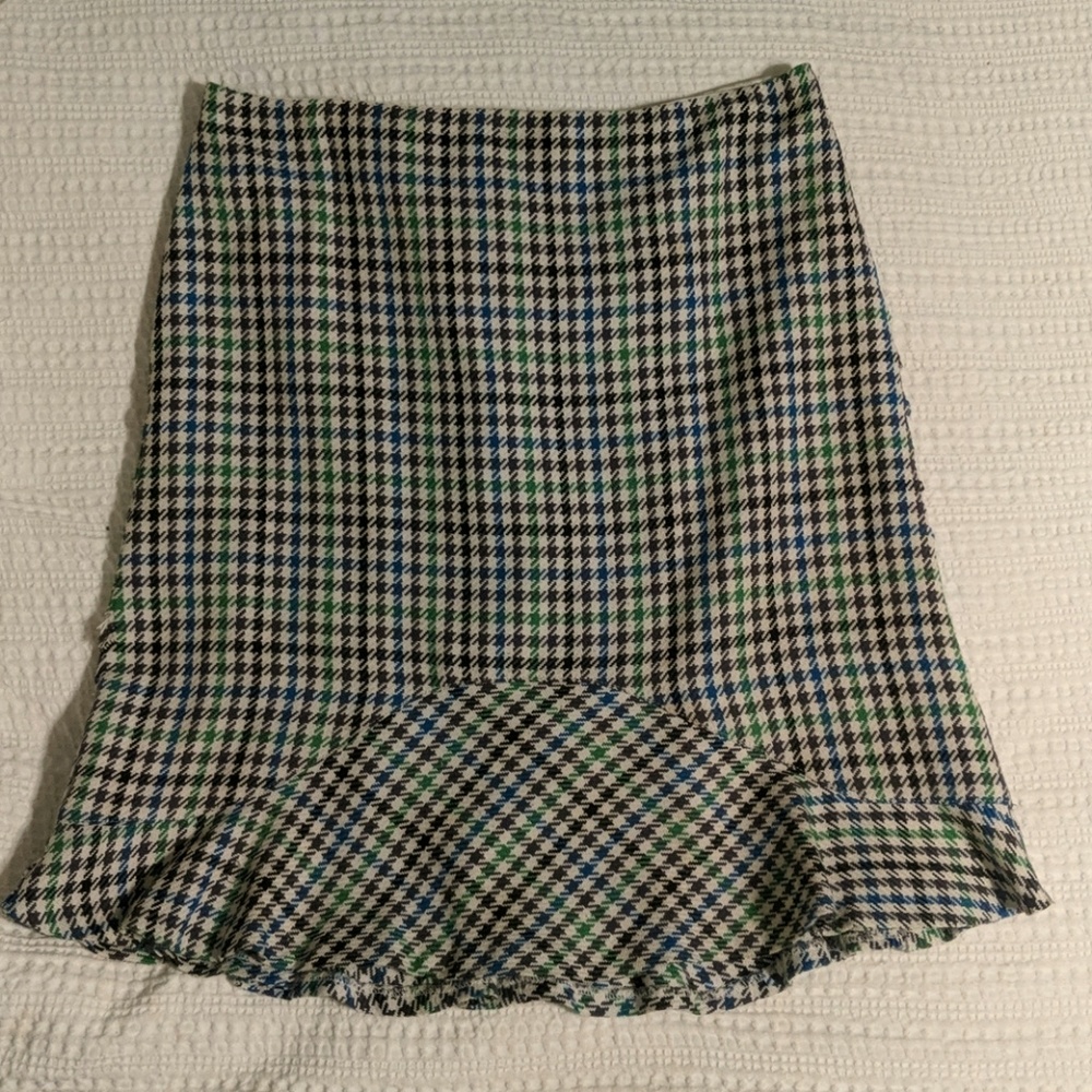Adorable houndstooth skirt!